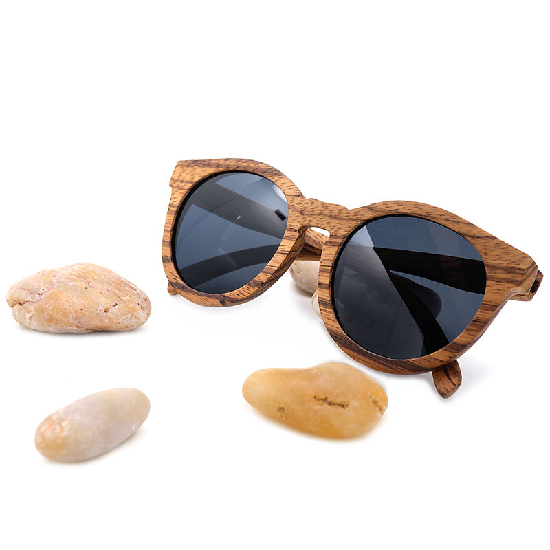 Wayfarer style Wood frame Round lenses Sunglasses