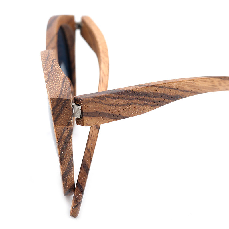 Wayfarer style Wood frame Round lenses Sunglasses