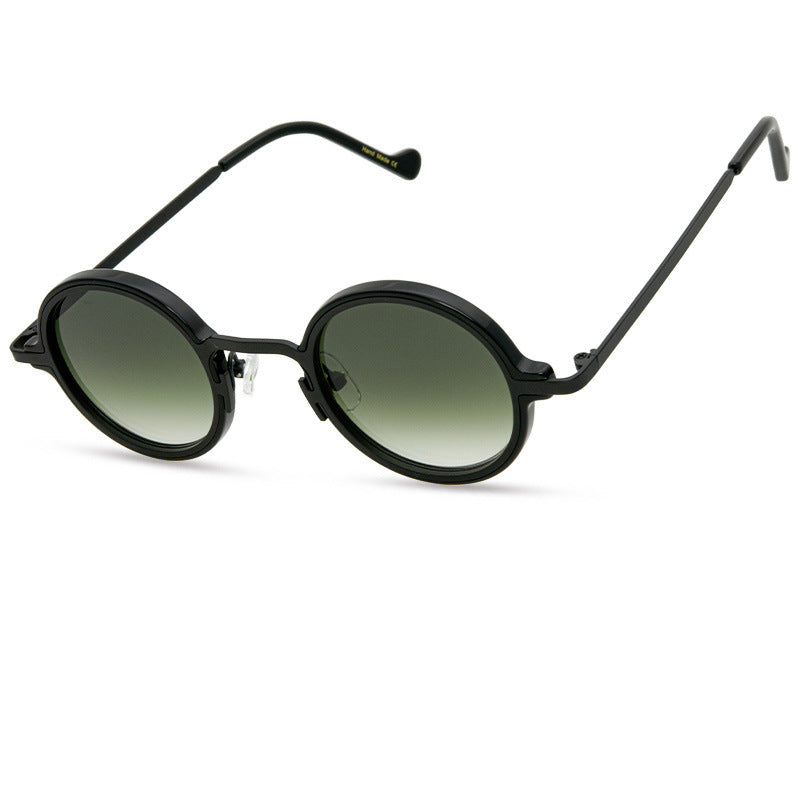 Round Sunglasses with accents around lenses and temples
